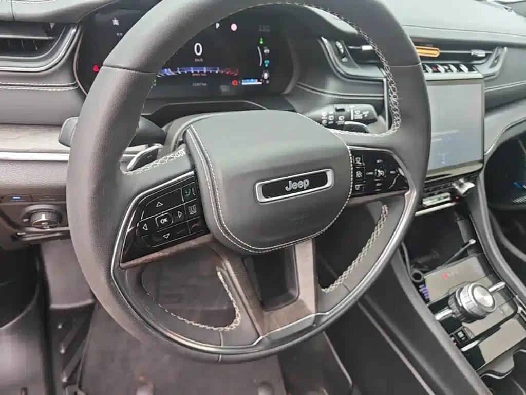 2023 Jeep Grand Cherokee 4xe Imported Model 4xe Peak Edition — миниатюра 11