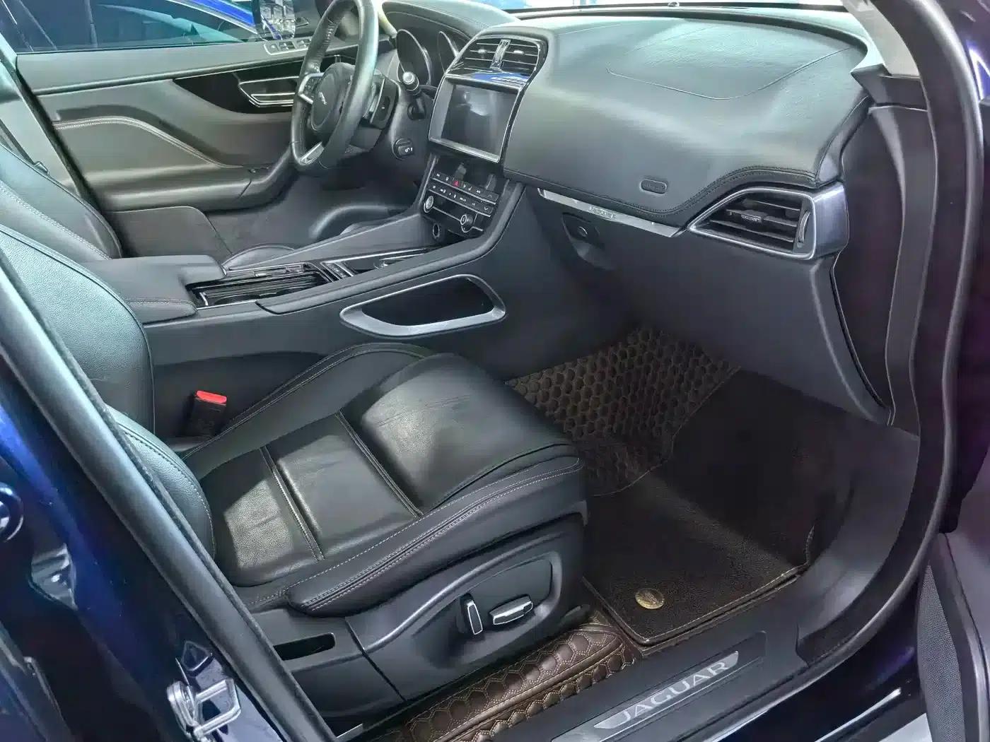 Jaguar F-PACE 2020 2.0T Urban Luxury Edition — миниатюра 11