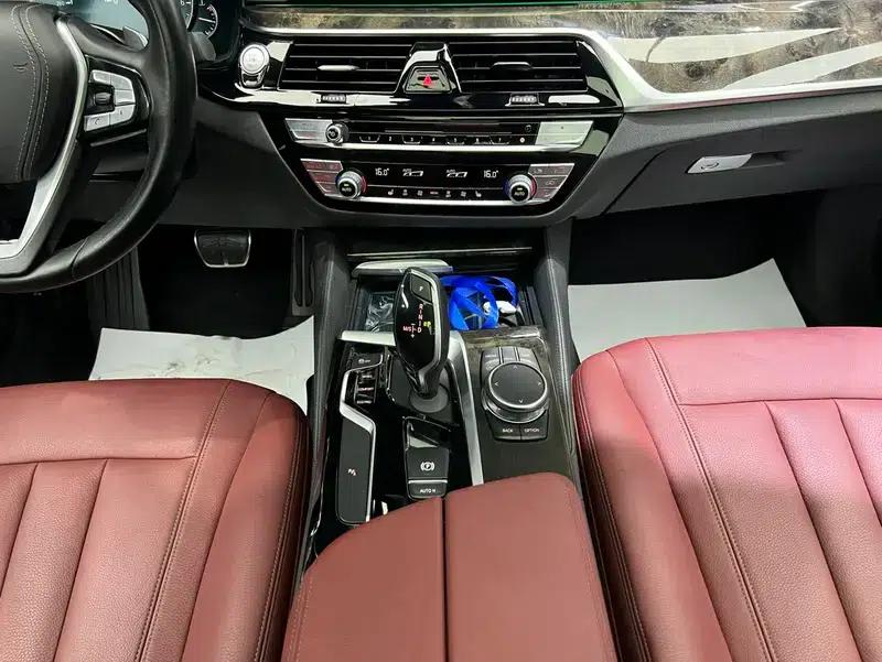 2018 BMW 5 Series Facelift 530Li Leading Edition M Sport Package — миниатюра 7