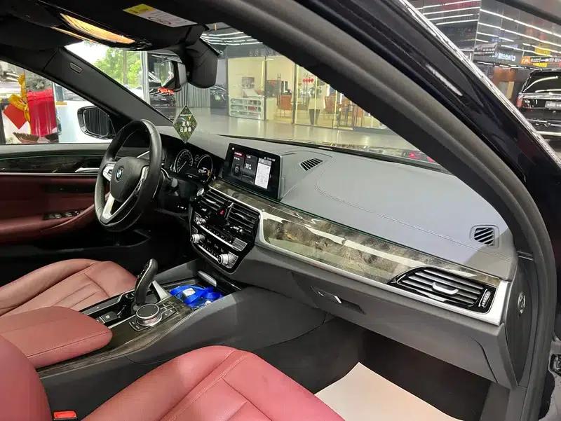 2018 BMW 5 Series Facelift 530Li Leading Edition M Sport Package — миниатюра 9