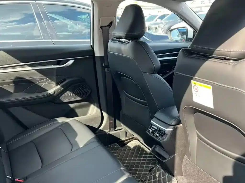 Geely Emgrand 2025 4th Generation 1.5L CVT Dragon Edition — миниатюра 13