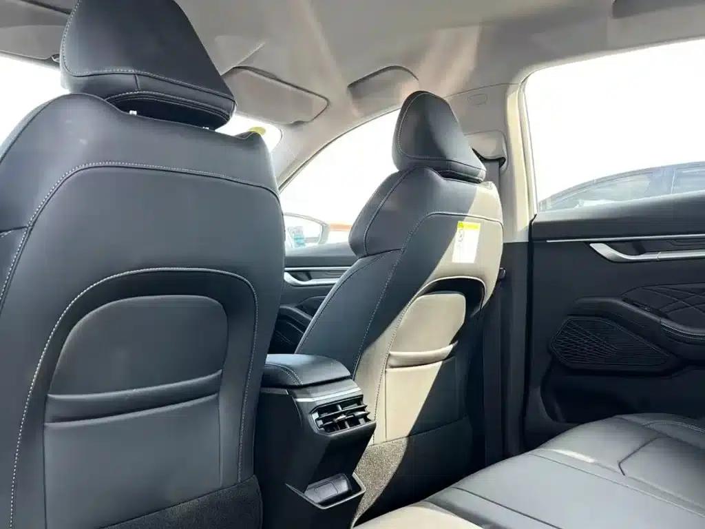 Geely Emgrand 2025 4th Generation 1.5L CVT Dragon Edition — миниатюра 10