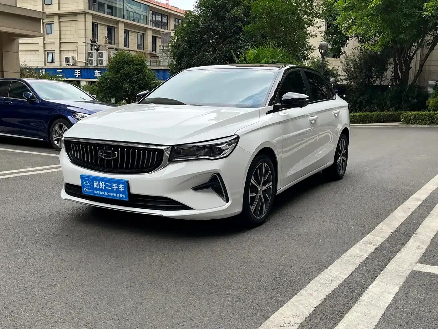 Geely Emgrand 2022 4th Generation 1.5L CVT Flagship Edition — миниатюра 1