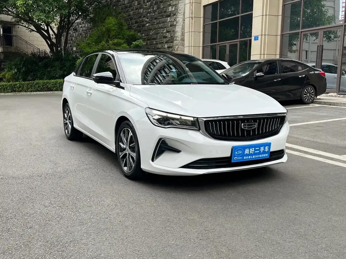 Geely Emgrand 2022 4th Generation 1.5L CVT Flagship Edition — миниатюра 3