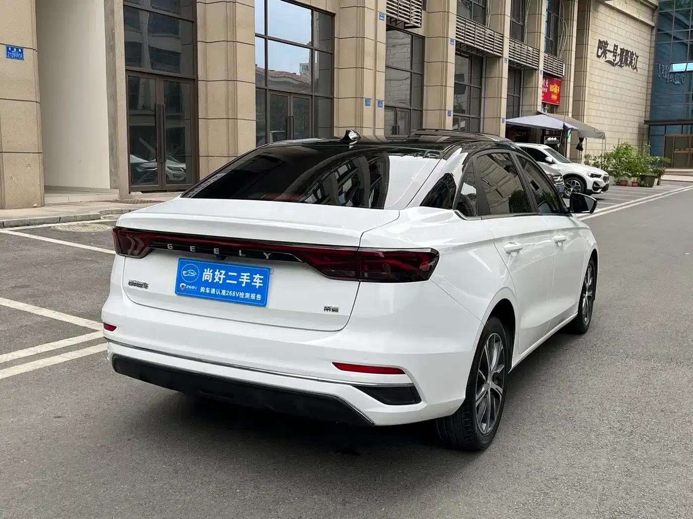 Geely Emgrand 2022 4th Generation 1.5L CVT Flagship Edition — миниатюра 4
