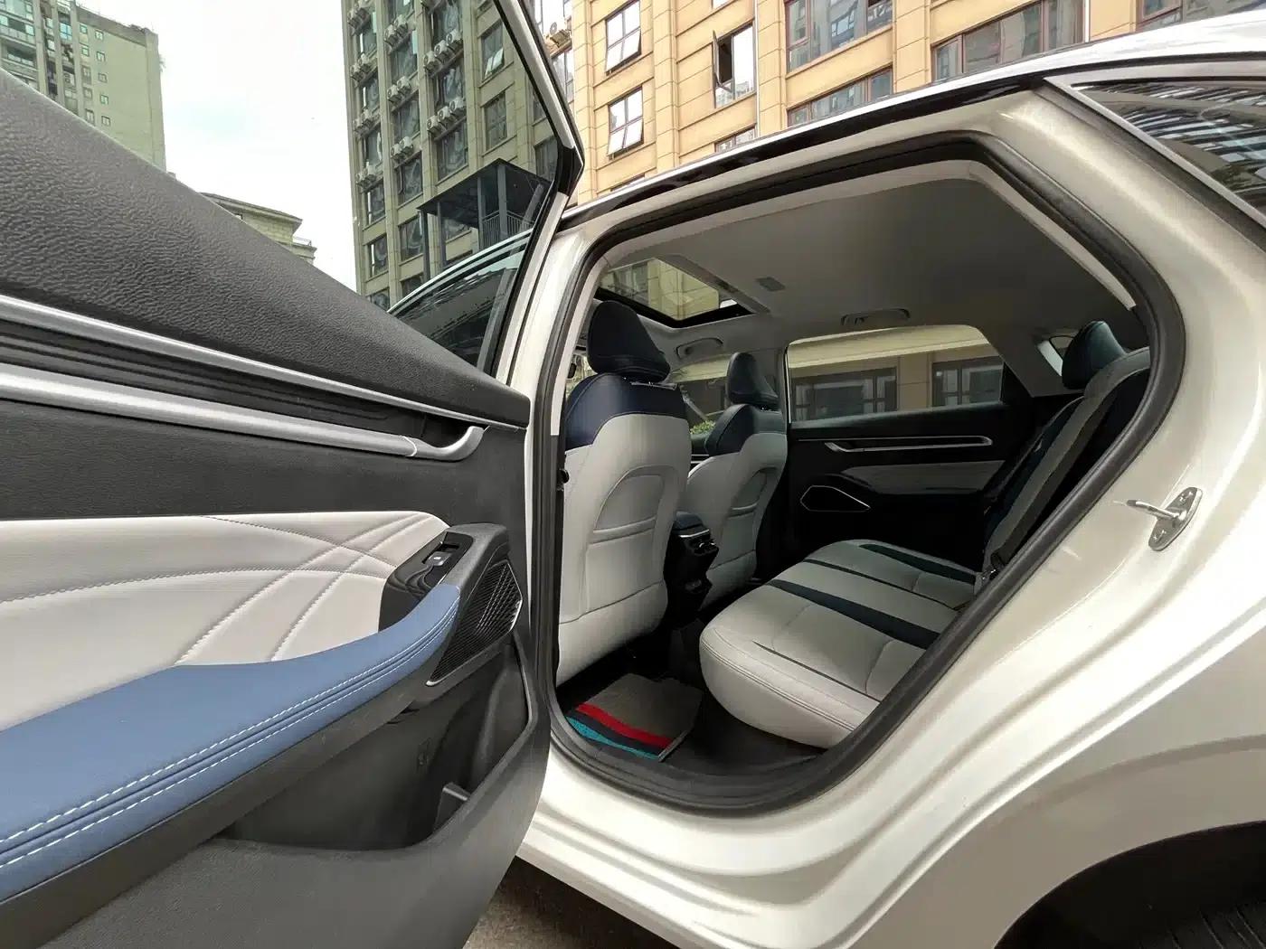 Geely Emgrand 2022 4th Generation 1.5L CVT Flagship Edition — миниатюра 8