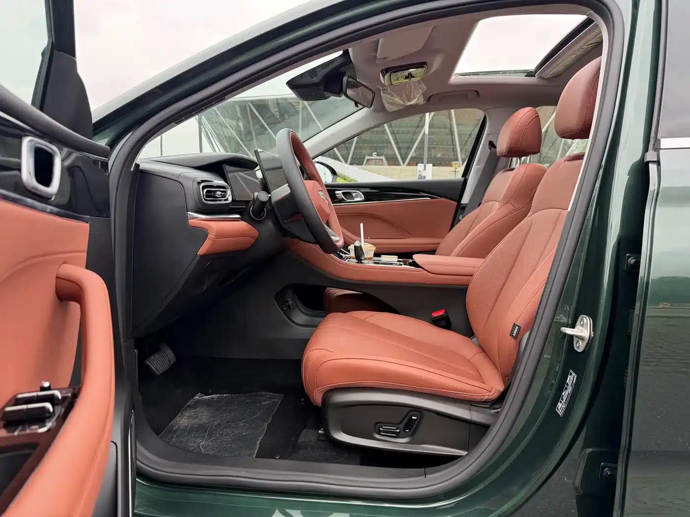 Geely Emgrand 2026 5th Generation 1.5T DCT Flagship Edition — миниатюра 12