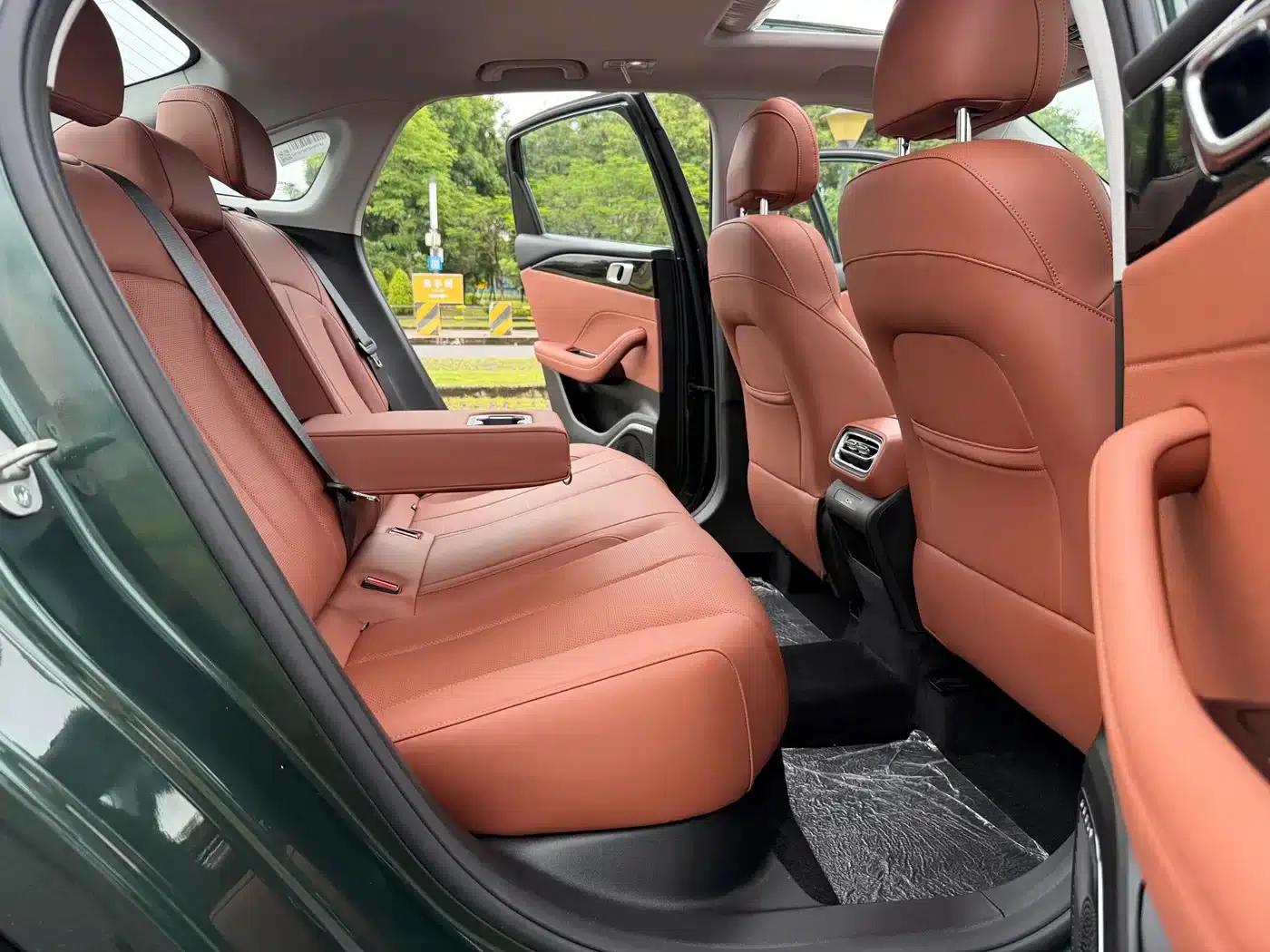 Geely Emgrand 2026 5th Generation 1.5T DCT Flagship Edition — миниатюра 15