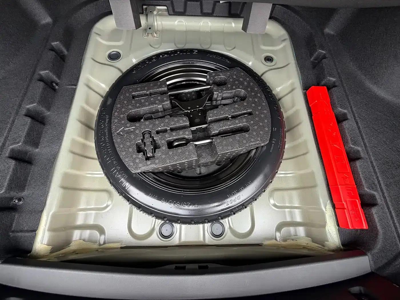 Geely Emgrand 2026 5th Generation 1.5T DCT Flagship Edition — миниатюра 32