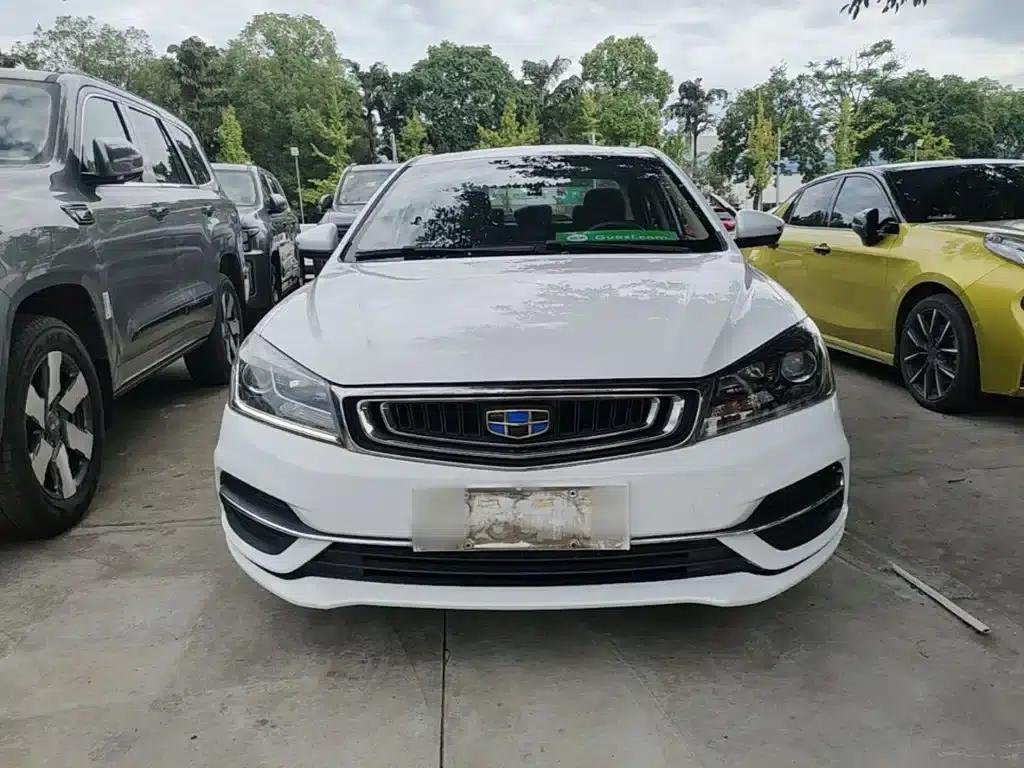 Geely Emgrand 2018 1.5L Manual Upward Connected Edition — миниатюра 3