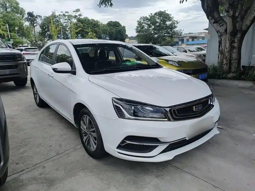 Geely Emgrand 2018 1.5L Manual Upward Connected Edition — миниатюра 4