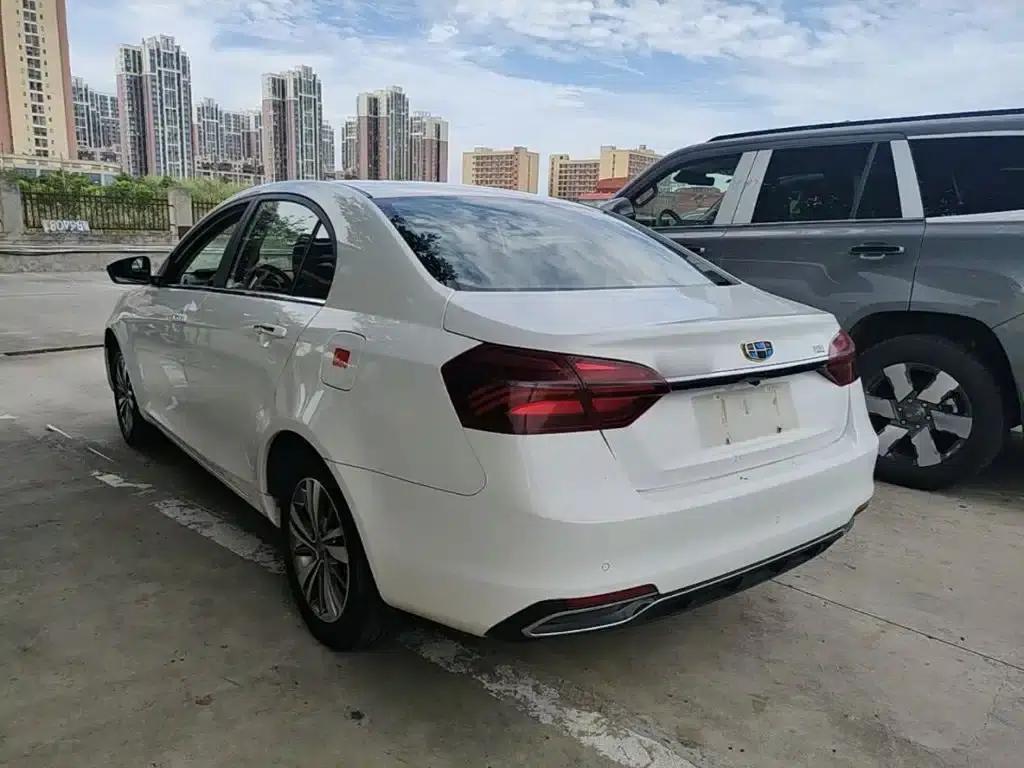 Geely Emgrand 2018 1.5L Manual Upward Connected Edition — миниатюра 5