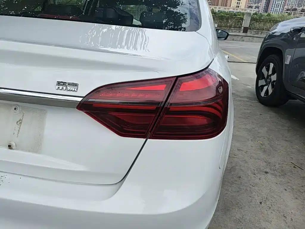 Geely Emgrand 2018 1.5L Manual Upward Connected Edition — миниатюра 8