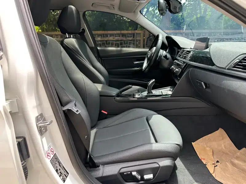 2018 BMW 3 Series 320Li Leading M Sport Package — миниатюра 19
