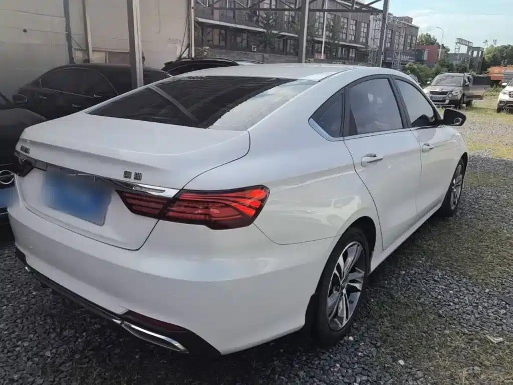 Geely Binrui 2018 14T CVT Binzhi Edition — миниатюра 7
