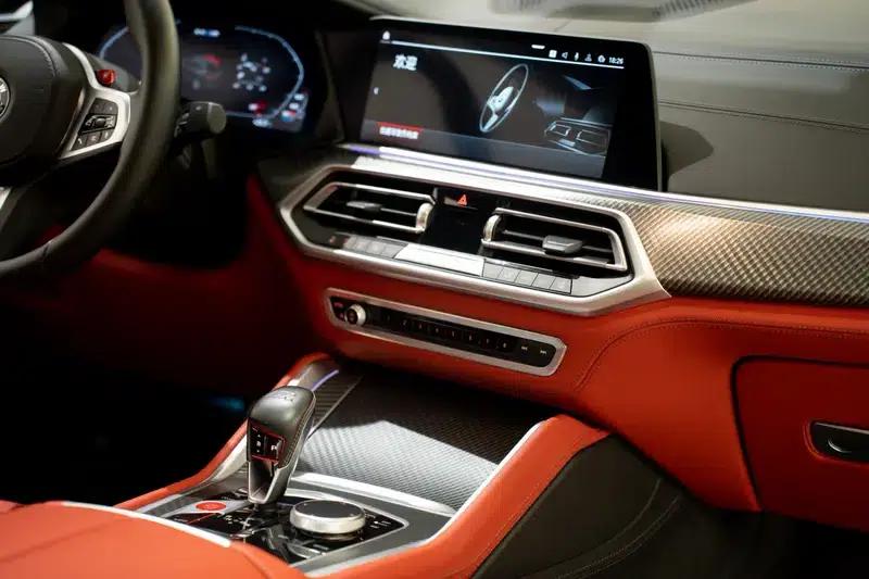 2021 BMW X6 M — миниатюра 15