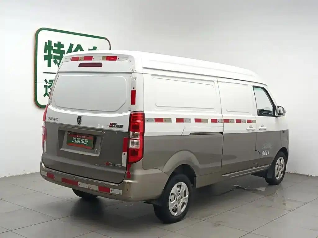 New Hiace X30L 2018 Model 1.5L Van Wealth Edition DLCG14 — миниатюра 2