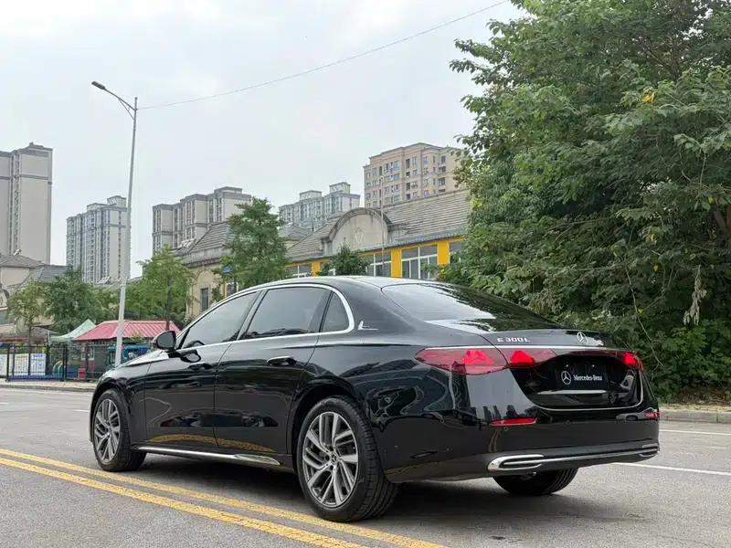 Mercedes-Benz E-Class 2024 E 300 L Fashion Sedan — миниатюра 5