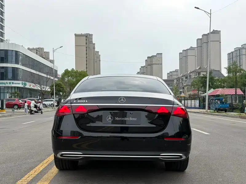 Mercedes-Benz E-Class 2024 E 300 L Fashion Sedan — миниатюра 6