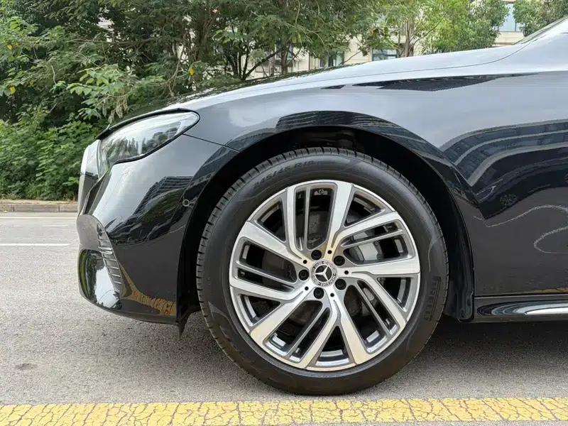 Mercedes-Benz E-Class 2024 E 300 L Fashion Sedan — миниатюра 9
