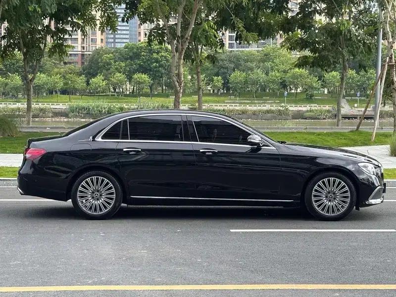 2023 Mercedes-Benz E-Class E 300 L Luxury Sedan — миниатюра 8