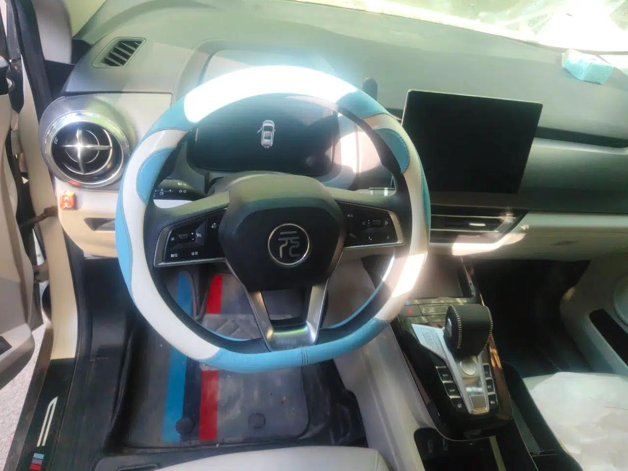BYD Yuan Pro 2021 "Love for a Lifetime" Edition — миниатюра 10