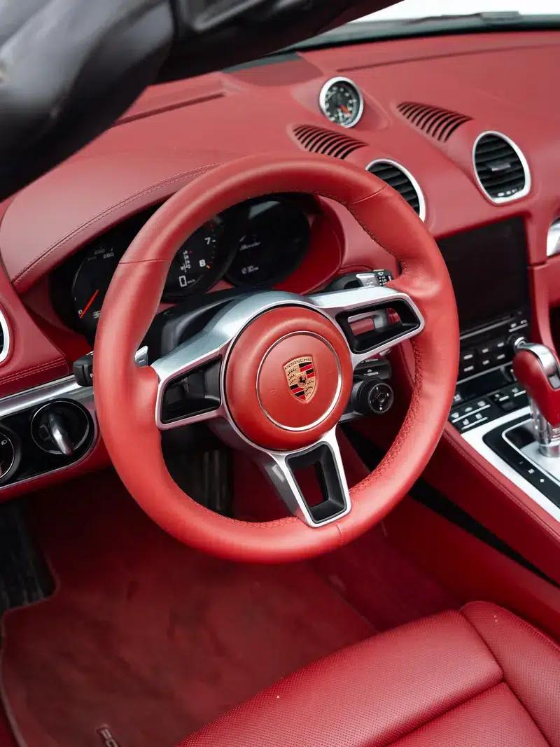 2023 Porsche 718 Boxster 2.0T — миниатюра 16