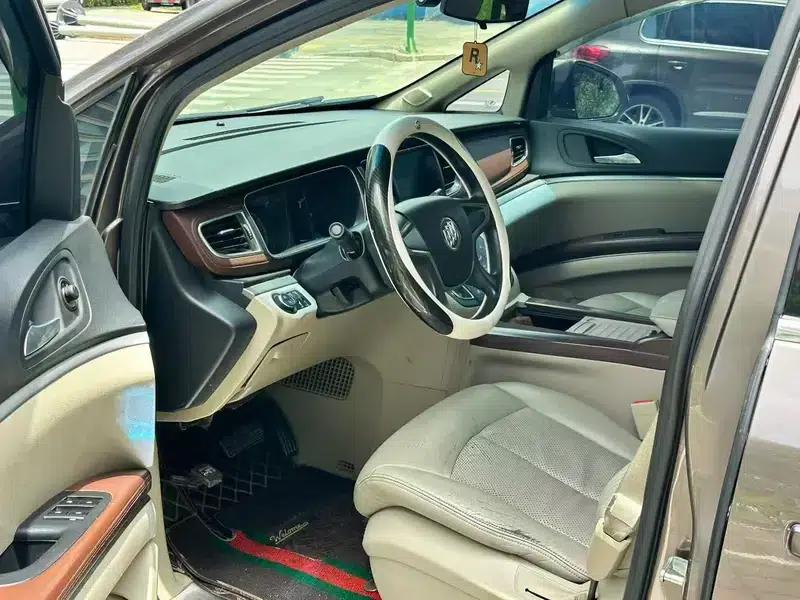 Buick GL8 2014 2.4L CT Luxury Business Comfort Edition — миниатюра 8