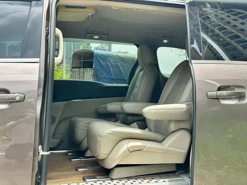 Buick GL8 2014 2.4L CT Luxury Business Comfort Edition — миниатюра 9