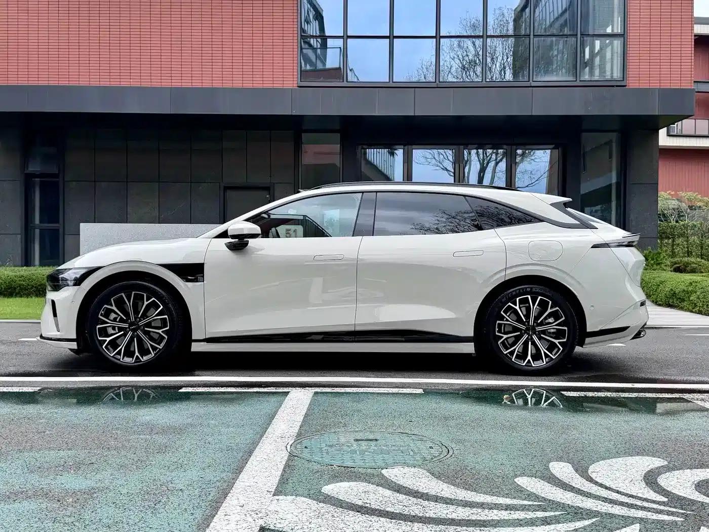 Extreme Krypton 007GT 2025 All-Wheel Drive Intelligent Driving Edition 75kWh — миниатюра 10