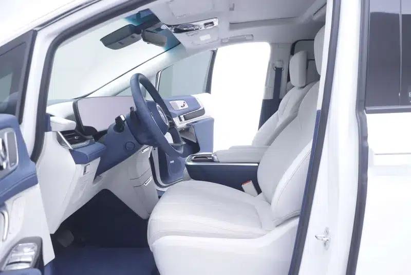 Century 2025 2.0T 7-Seat Luxury Edition — миниатюра 18