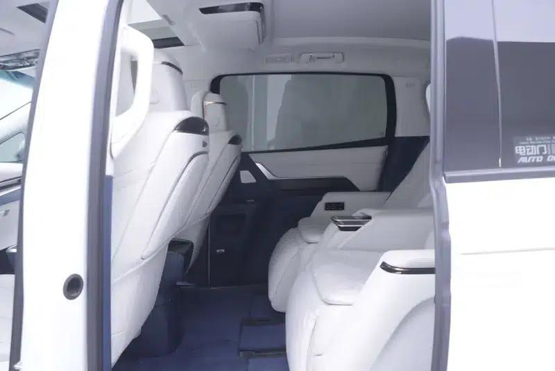 Century 2025 2.0T 7-Seat Luxury Edition — миниатюра 19