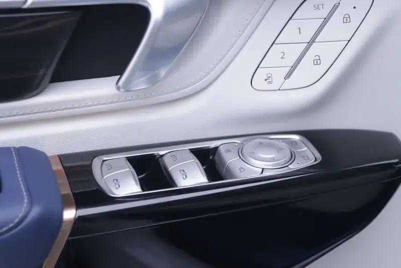 Century 2025 2.0T 7-Seat Luxury Edition — миниатюра 21