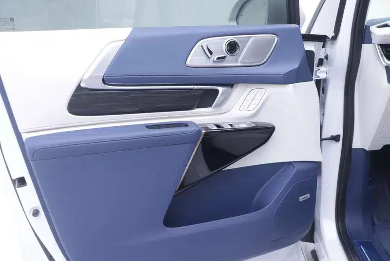 Century 2025 2.0T 7-Seat Luxury Edition — миниатюра 7