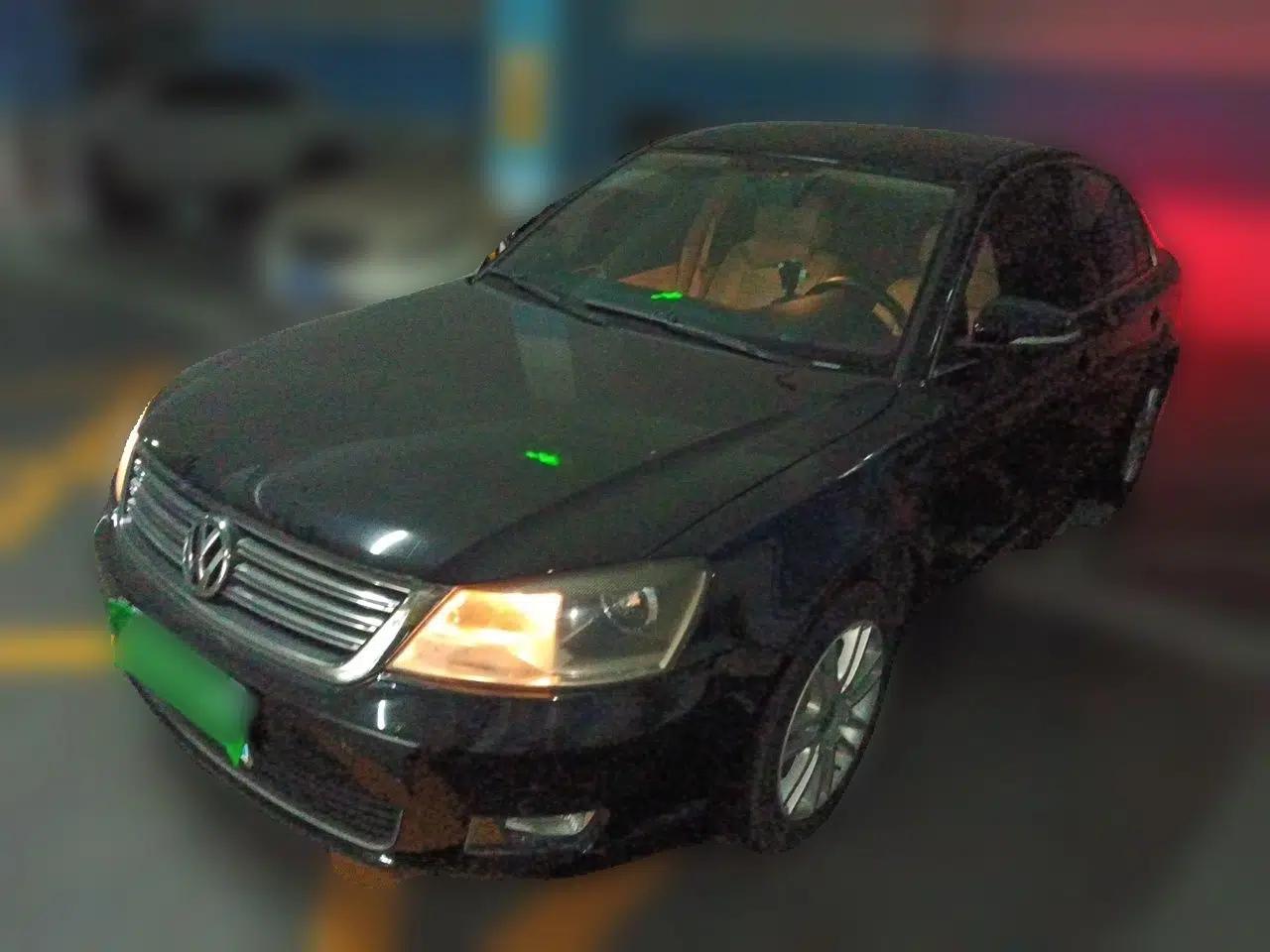 Volkswagen Passat 2011 1.8T Automatic Luxury Model — миниатюра 1