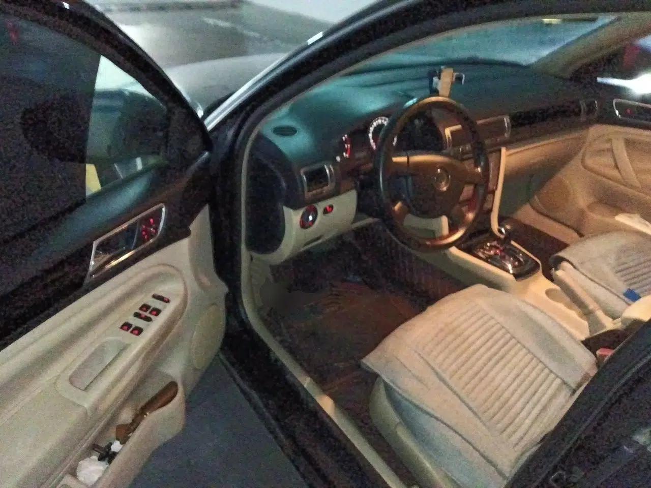 Volkswagen Passat 2011 1.8T Automatic Luxury Model — миниатюра 16