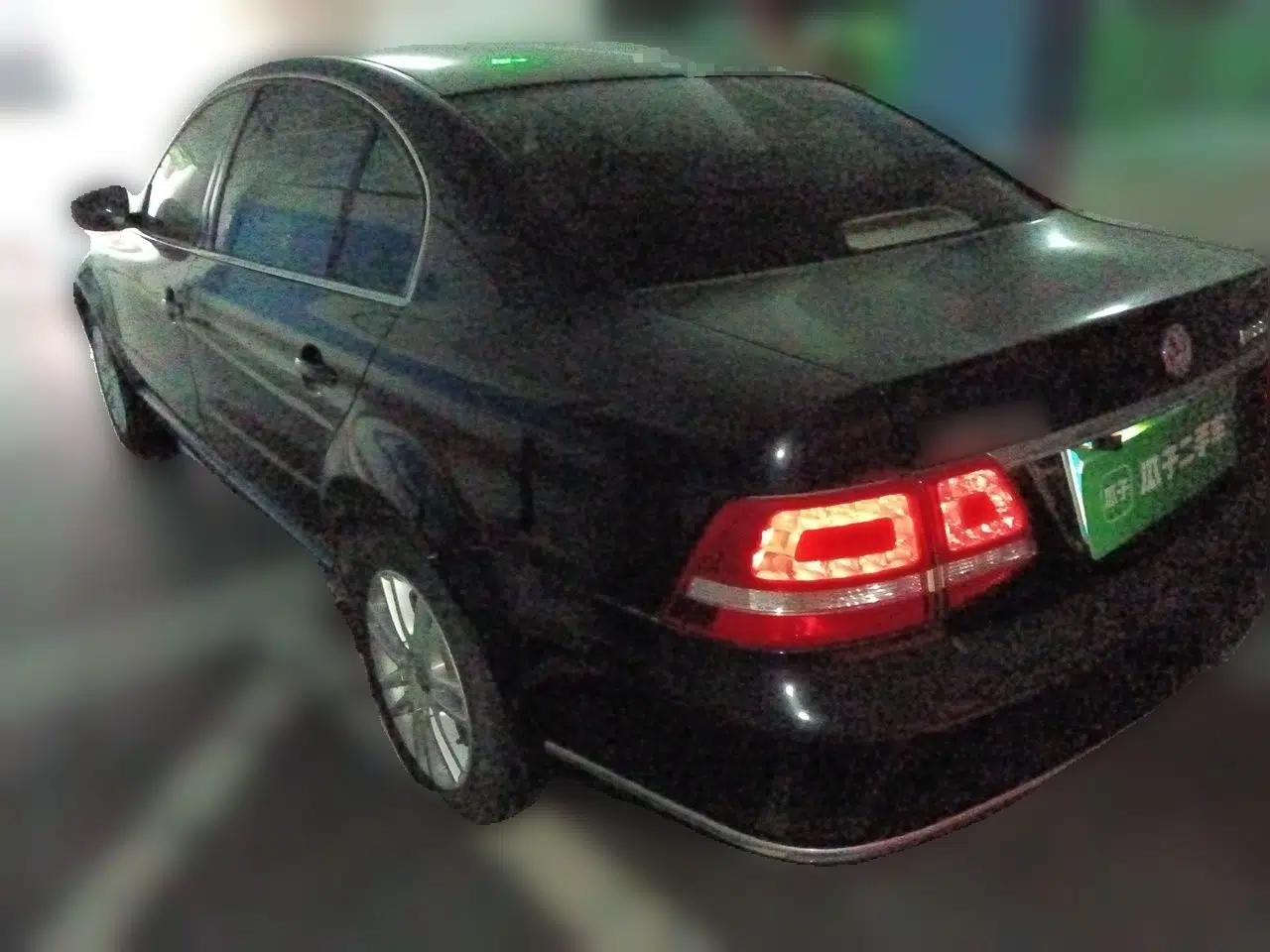 Volkswagen Passat 2011 1.8T Automatic Luxury Model — миниатюра 4