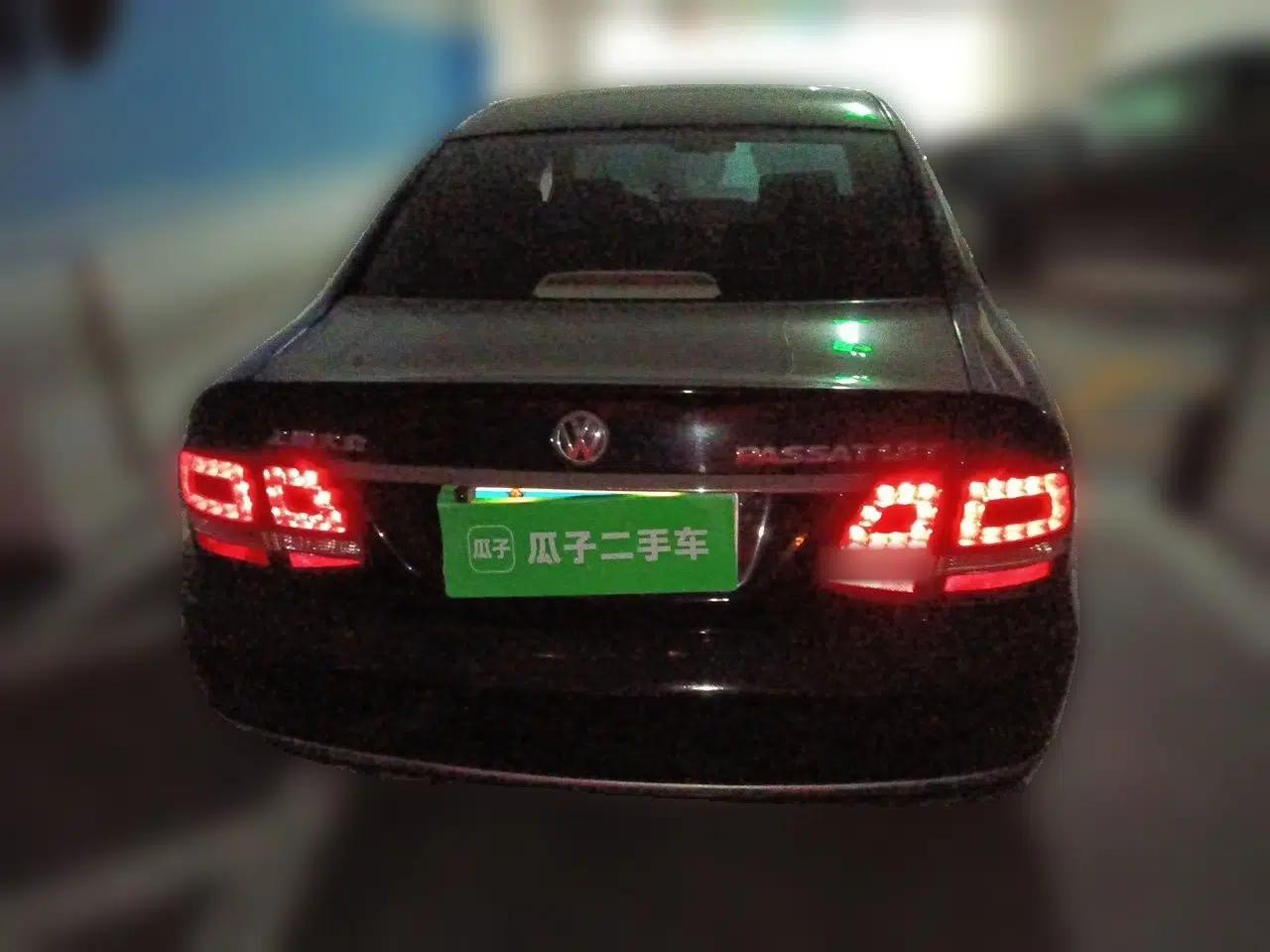 Volkswagen Passat 2011 1.8T Automatic Luxury Model — миниатюра 5