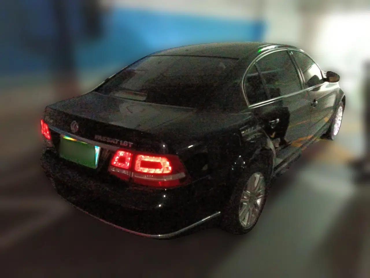 Volkswagen Passat 2011 1.8T Automatic Luxury Model — миниатюра 6