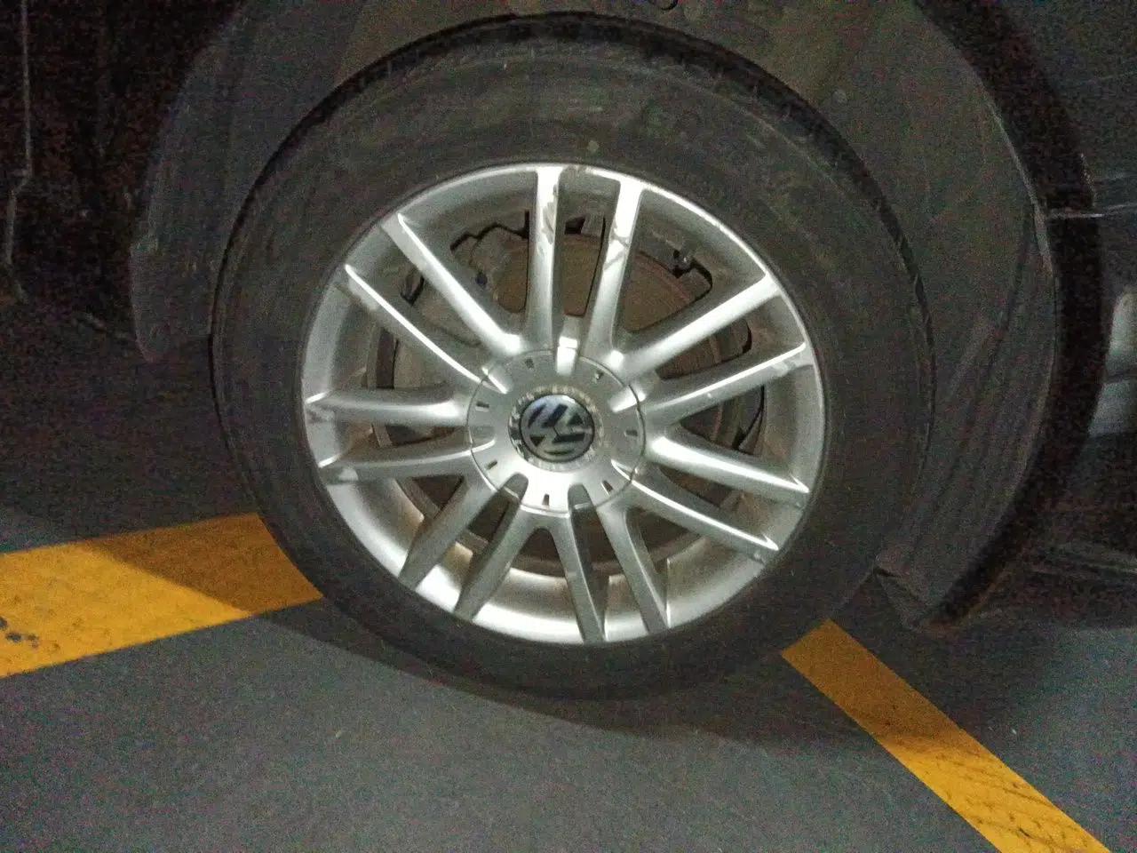 Volkswagen Passat 2011 1.8T Automatic Luxury Model — миниатюра 8