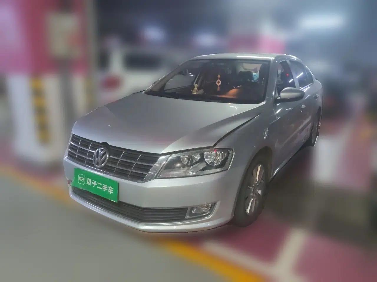 Volkswagen Lavida 2013 1.6L Automatic Comfort Edition — миниатюра 1