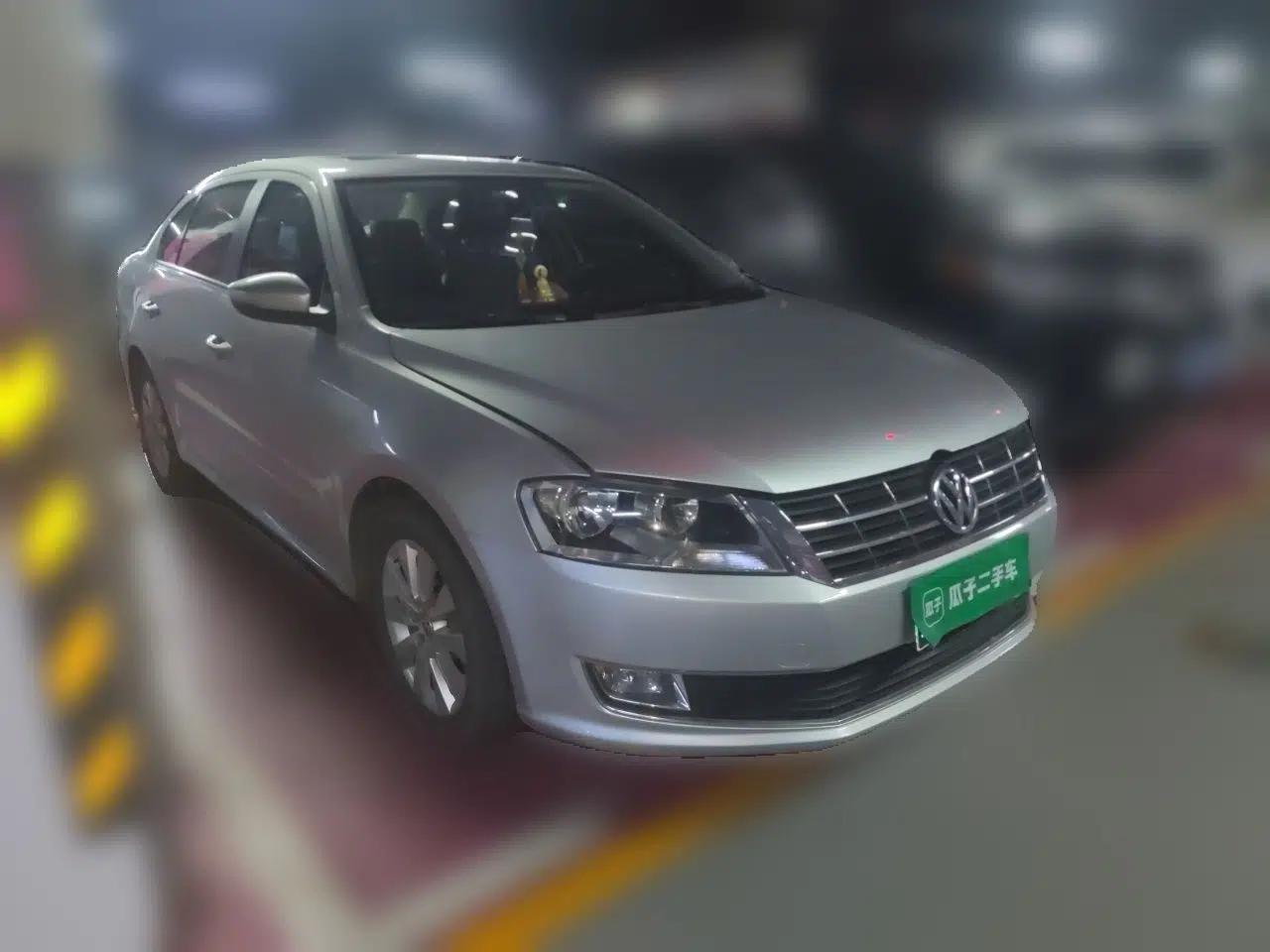 Volkswagen Lavida 2013 1.6L Automatic Comfort Edition — миниатюра 3