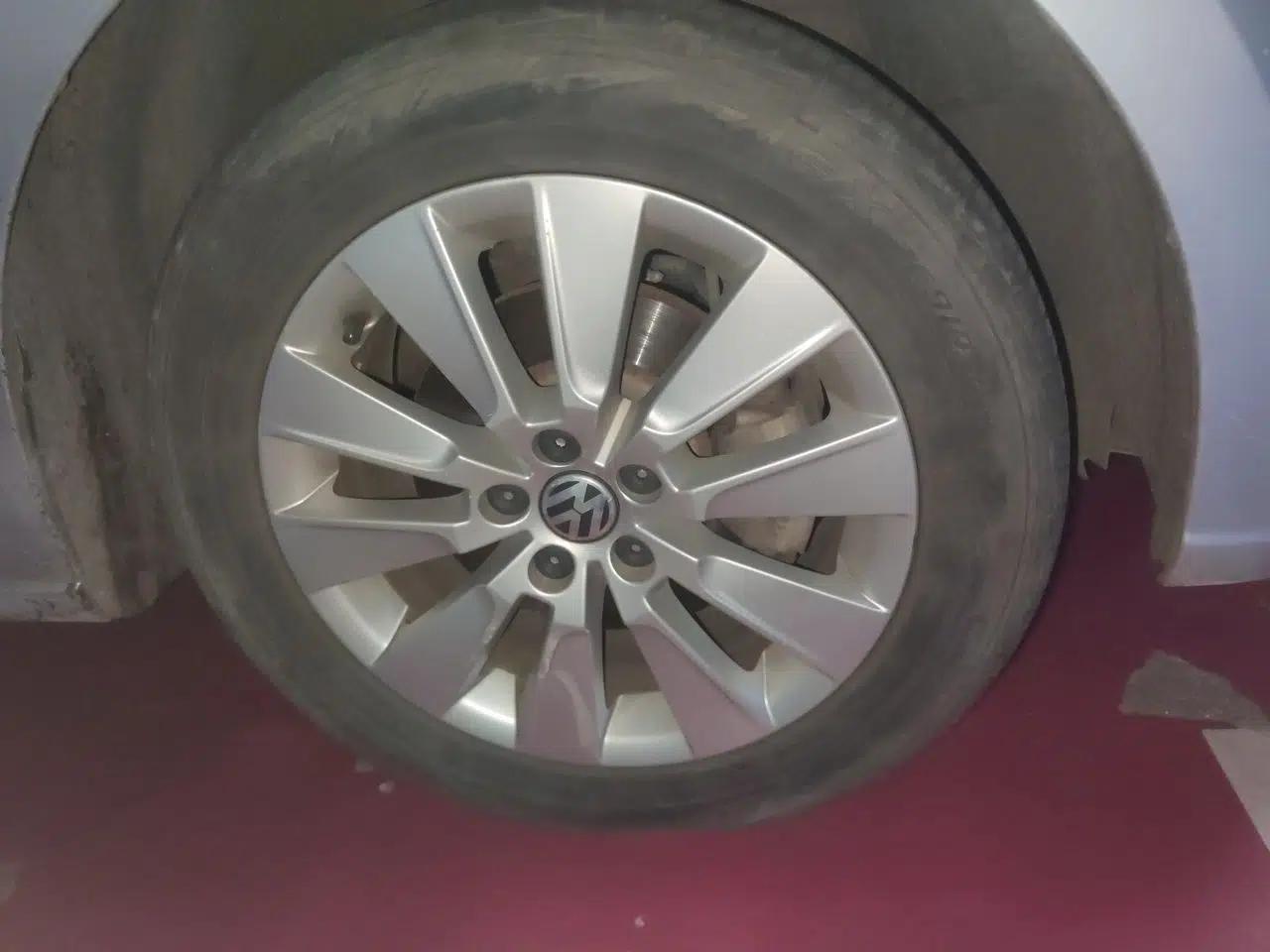 Volkswagen Lavida 2013 1.6L Automatic Comfort Edition — миниатюра 8