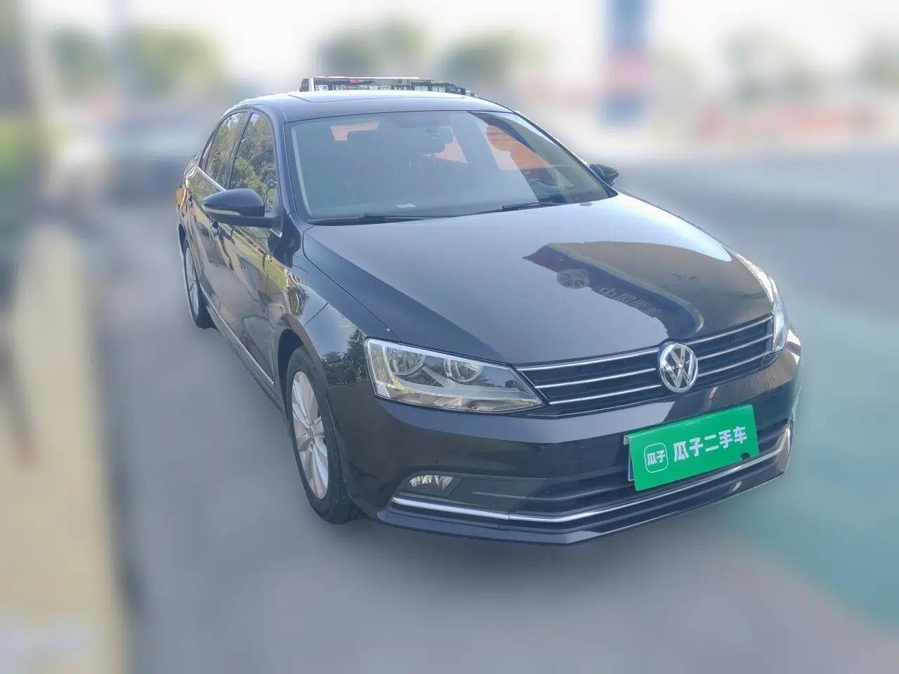 Volkswagen Sagitar 2015 230TSI Manual Comfort Version — миниатюра 3