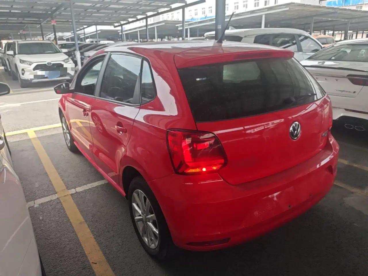 Volkswagen Polo 2016 1.6L Automatic Comfort Model — миниатюра 4
