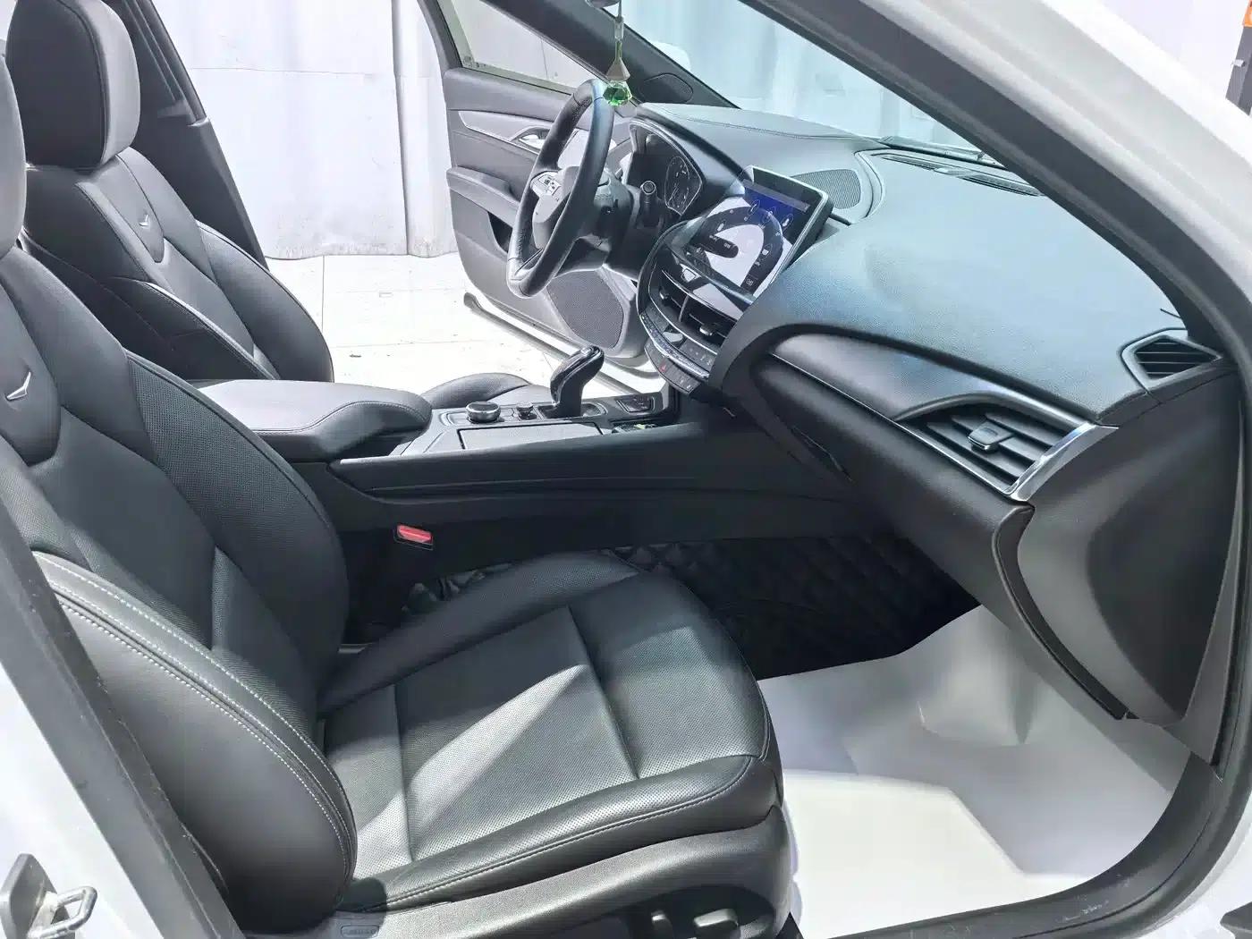 2022 Cadillac CT5 28T Luxury — миниатюра 8