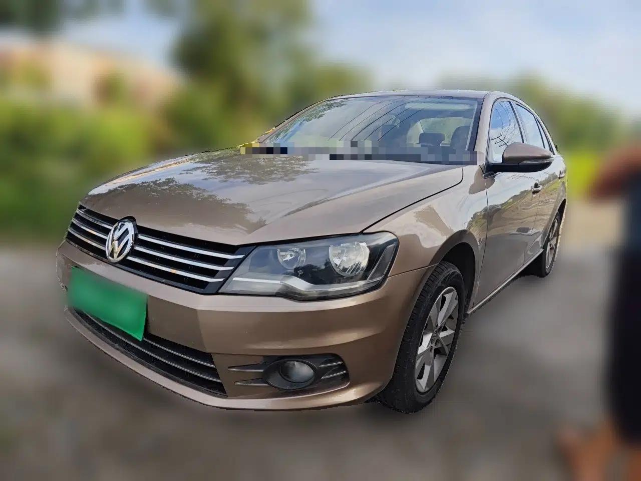 Volkswagen Bora 2015 Value Edition 1.6L Manual Fashionable Style — миниатюра 1