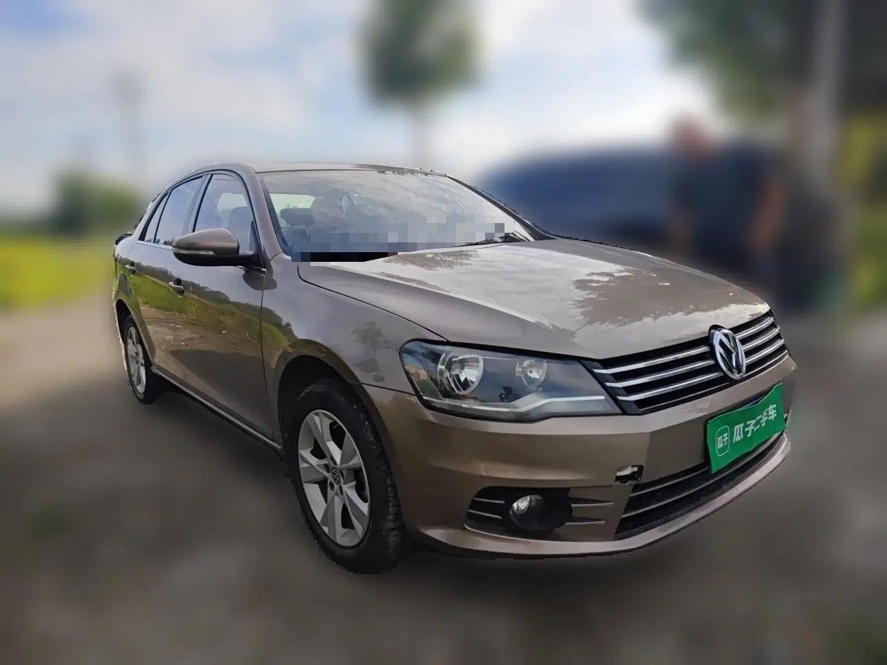 Volkswagen Bora 2015 Value Edition 1.6L Manual Fashionable Style — миниатюра 3