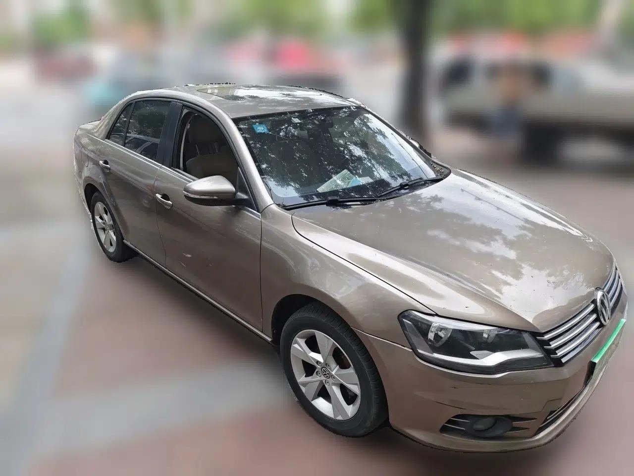 Volkswagen Bora 2014 1.6L Automatic Comfort Model — миниатюра 3