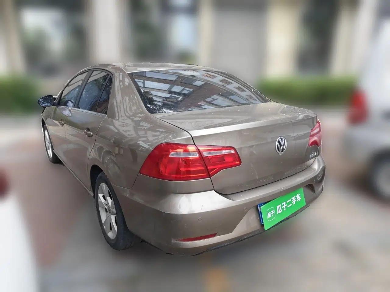 Volkswagen Bora 2014 1.6L Automatic Comfort Model — миниатюра 4